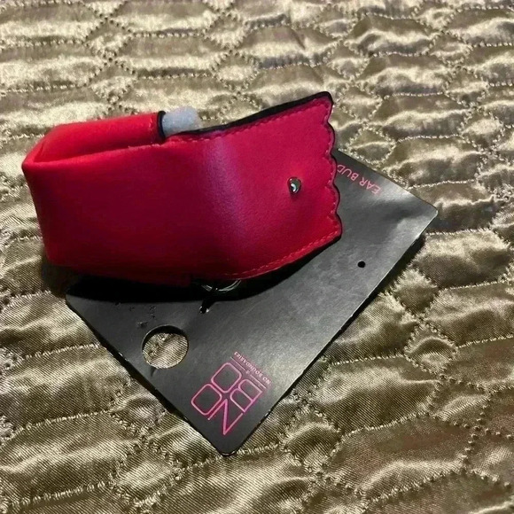 Apple Ear Bud Case - Picture 2 of 8